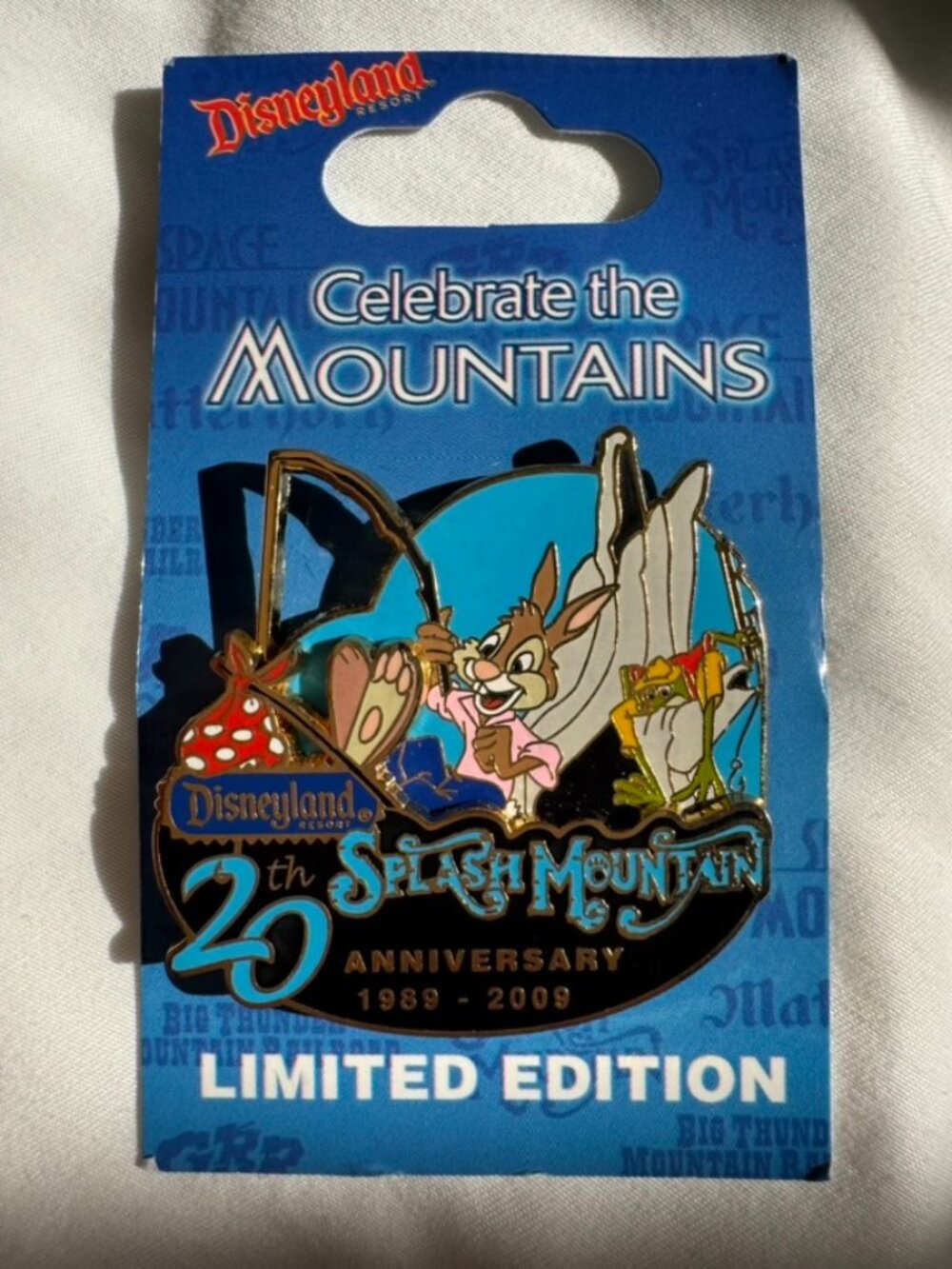 NWT Disneyland Celebrate the Mountains Splash Mountain Brer Rabbit Brer Frog Pin